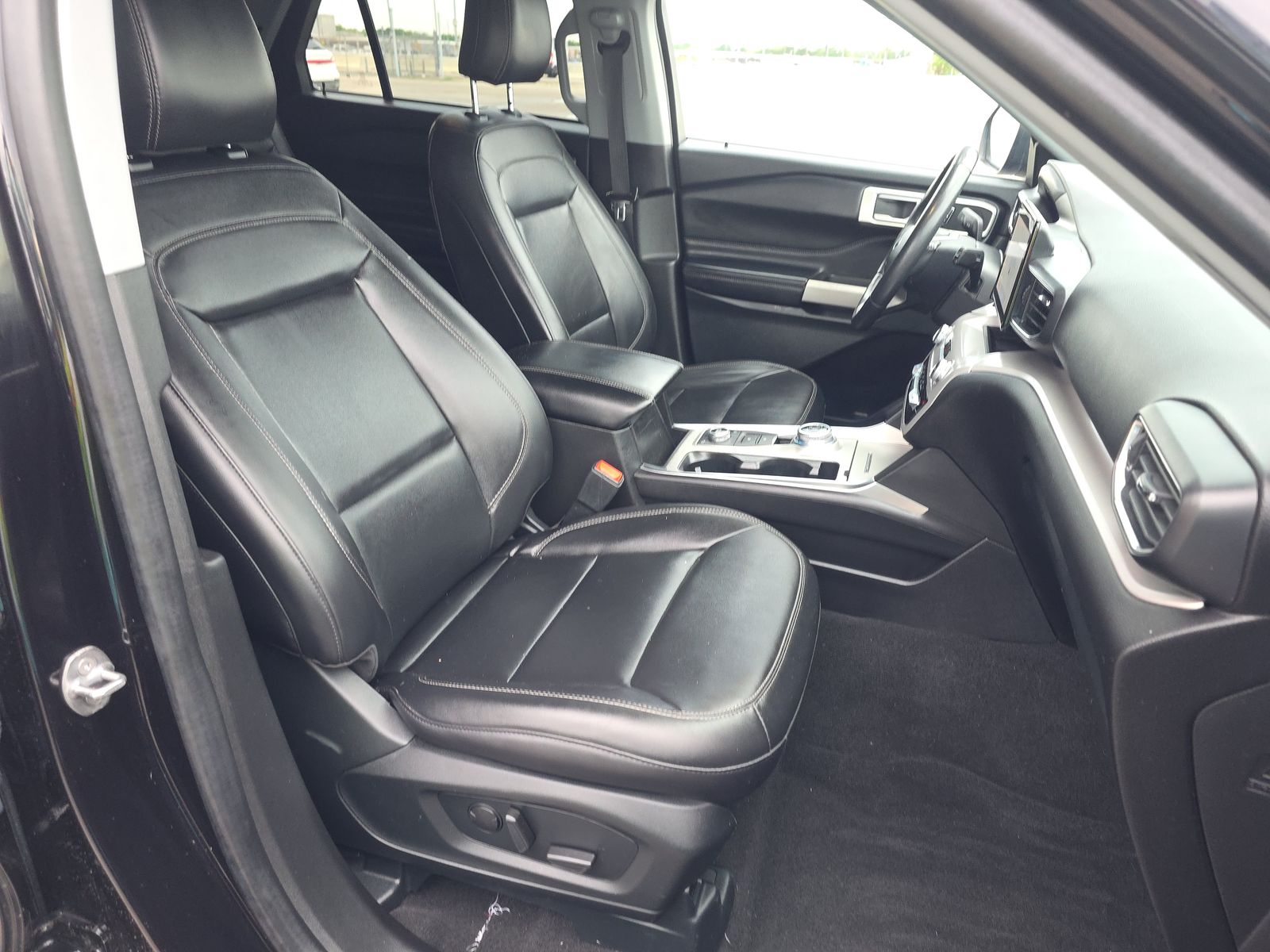 FORD EXPLORER - 9
