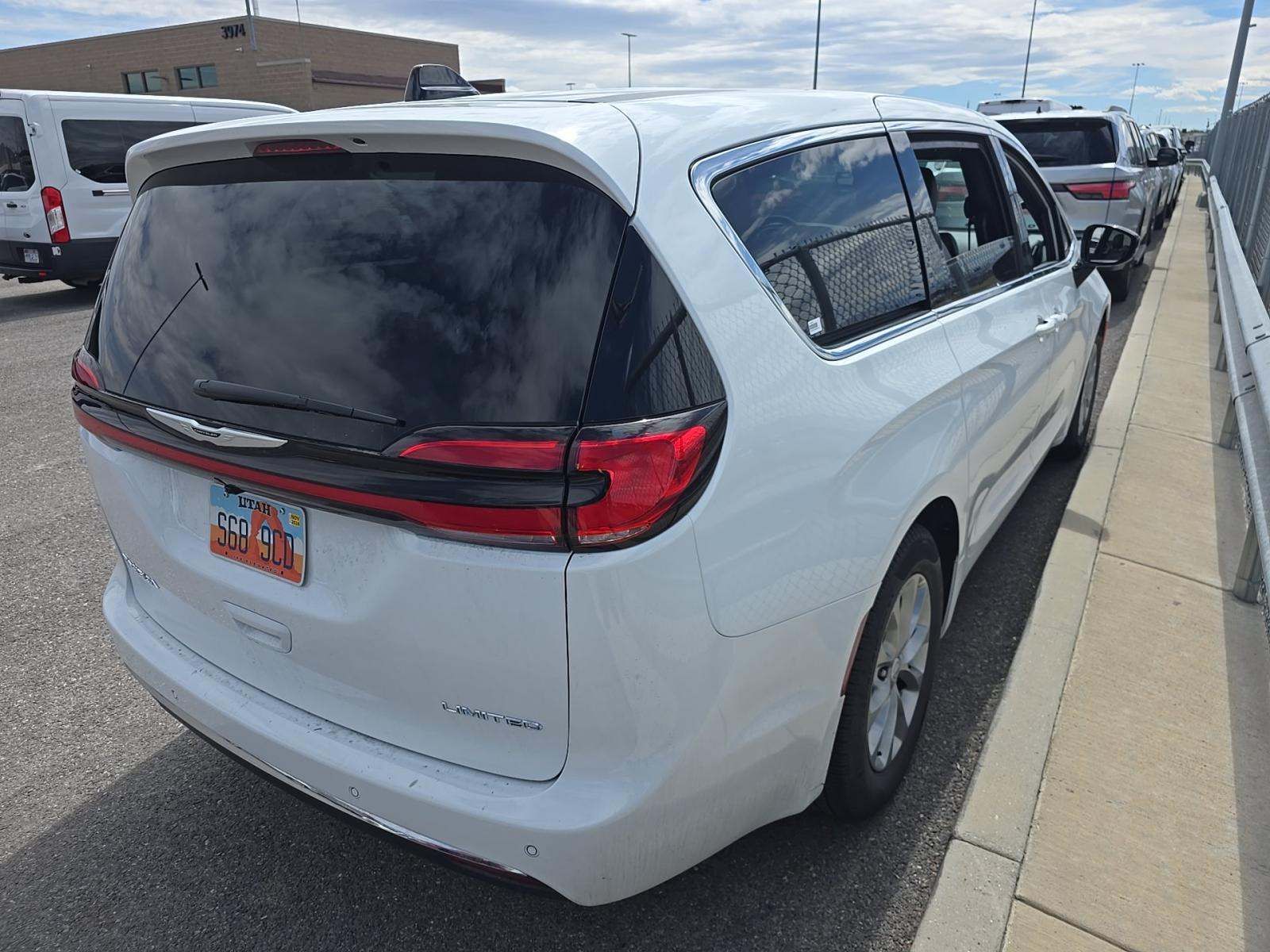 2026 Chrysler Pacifica Limited FWD