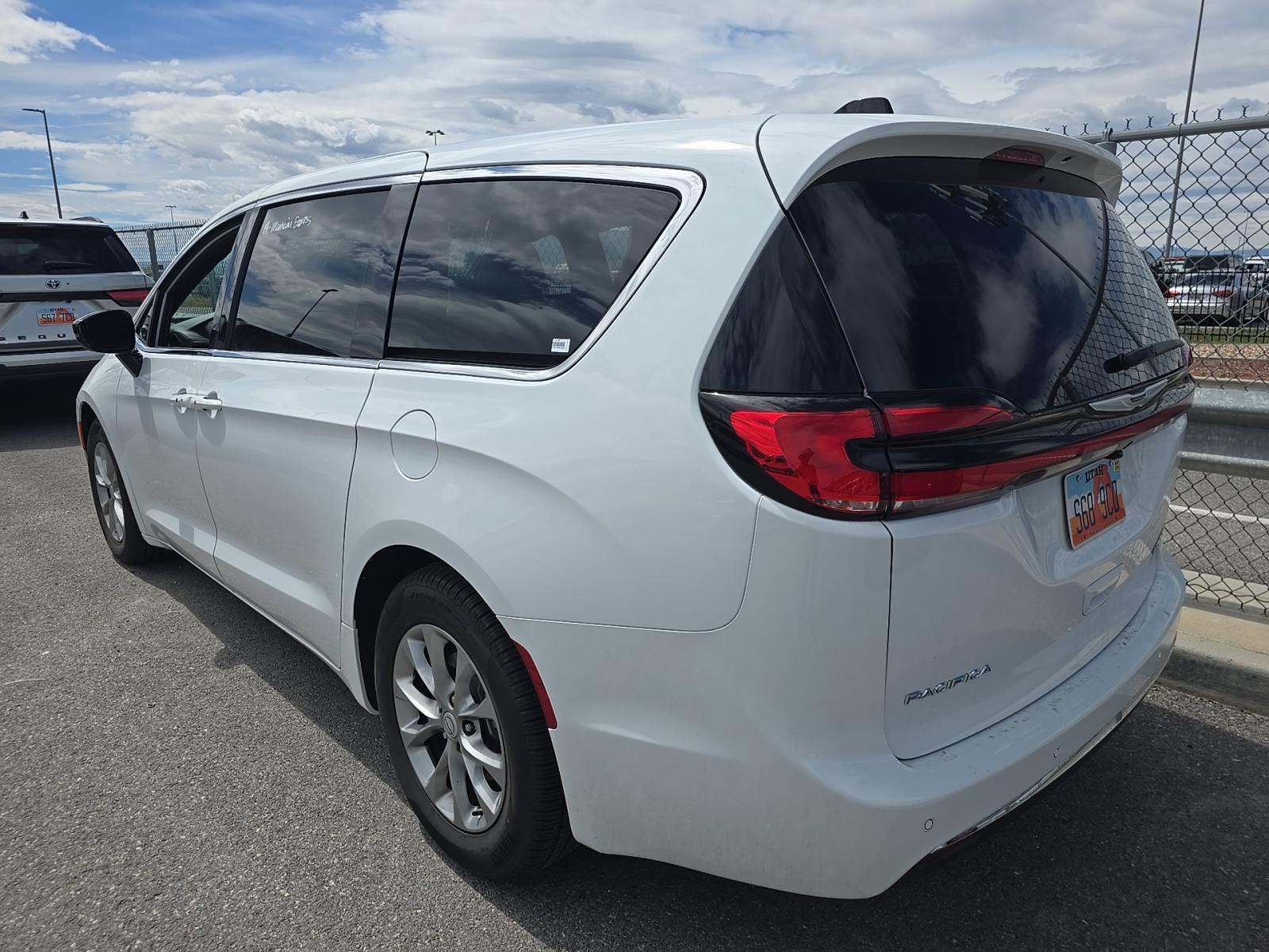 2026 Chrysler Pacifica Limited FWD