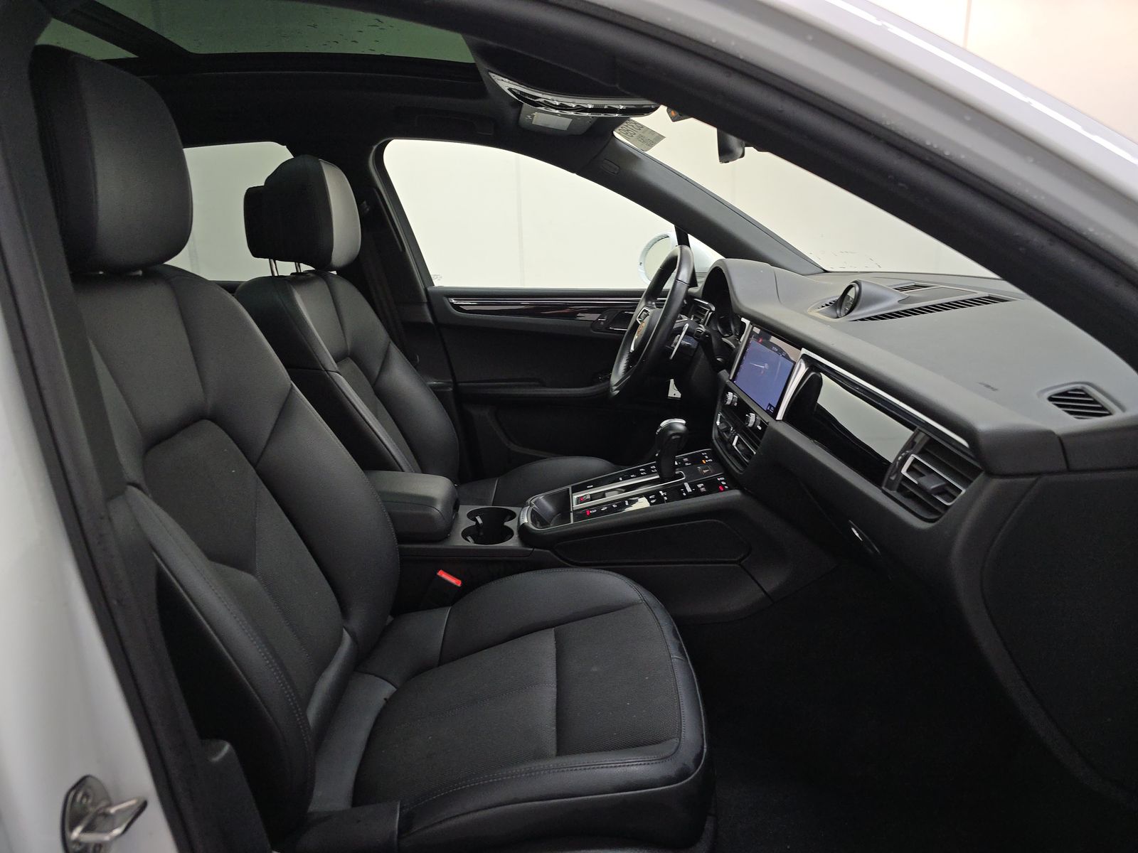 2022 Porsche Macan Base AWD