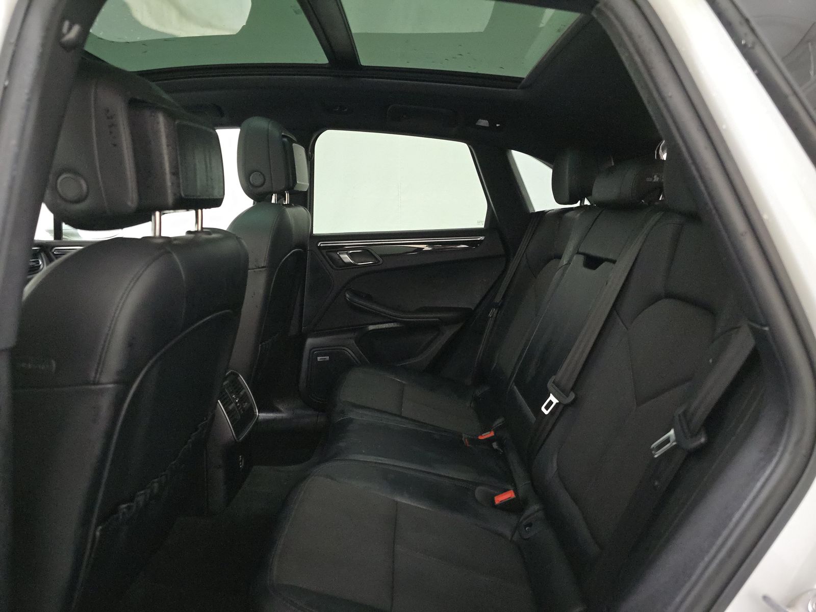 2022 Porsche Macan Base AWD