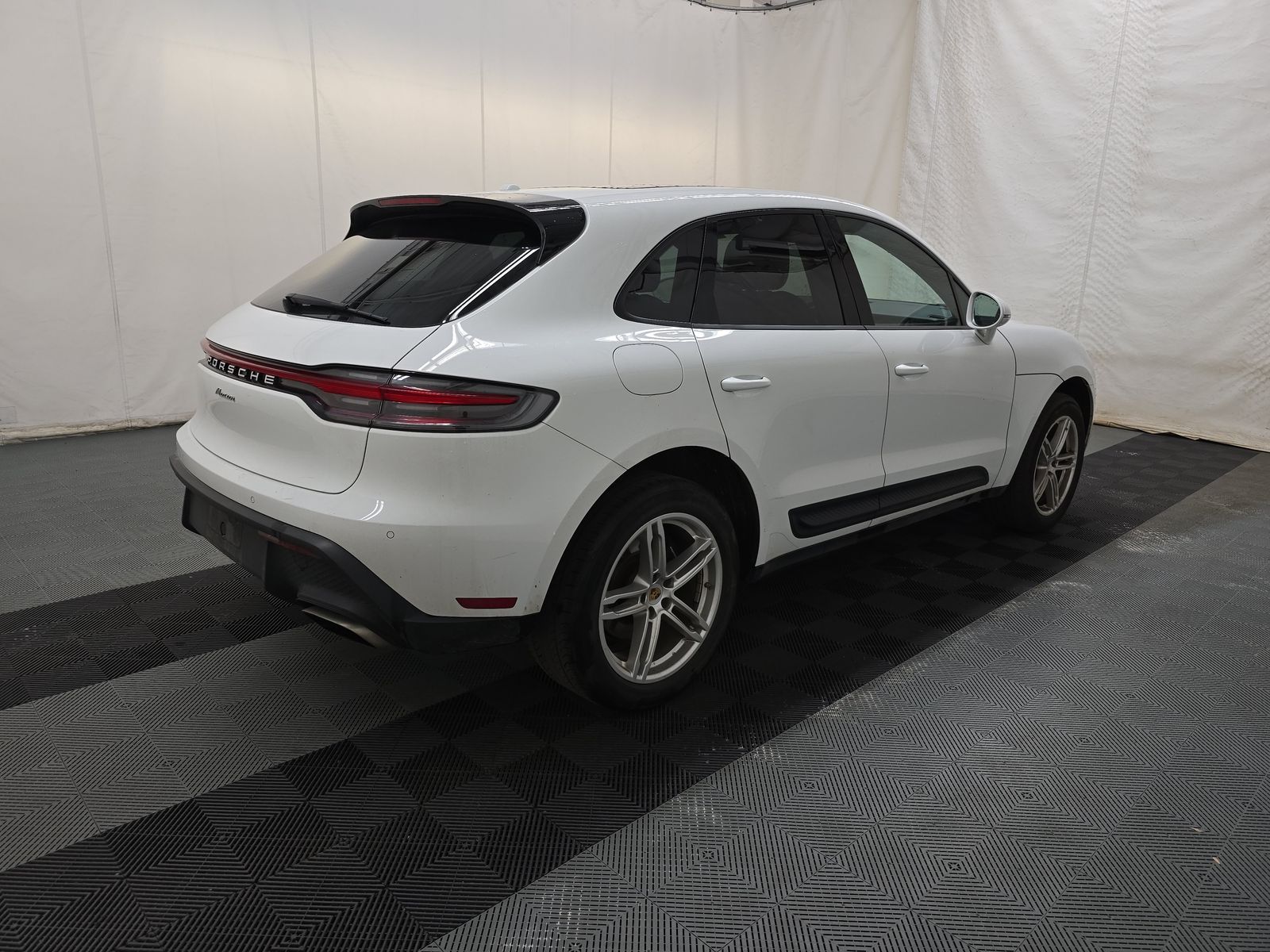 2022 Porsche Macan Base AWD