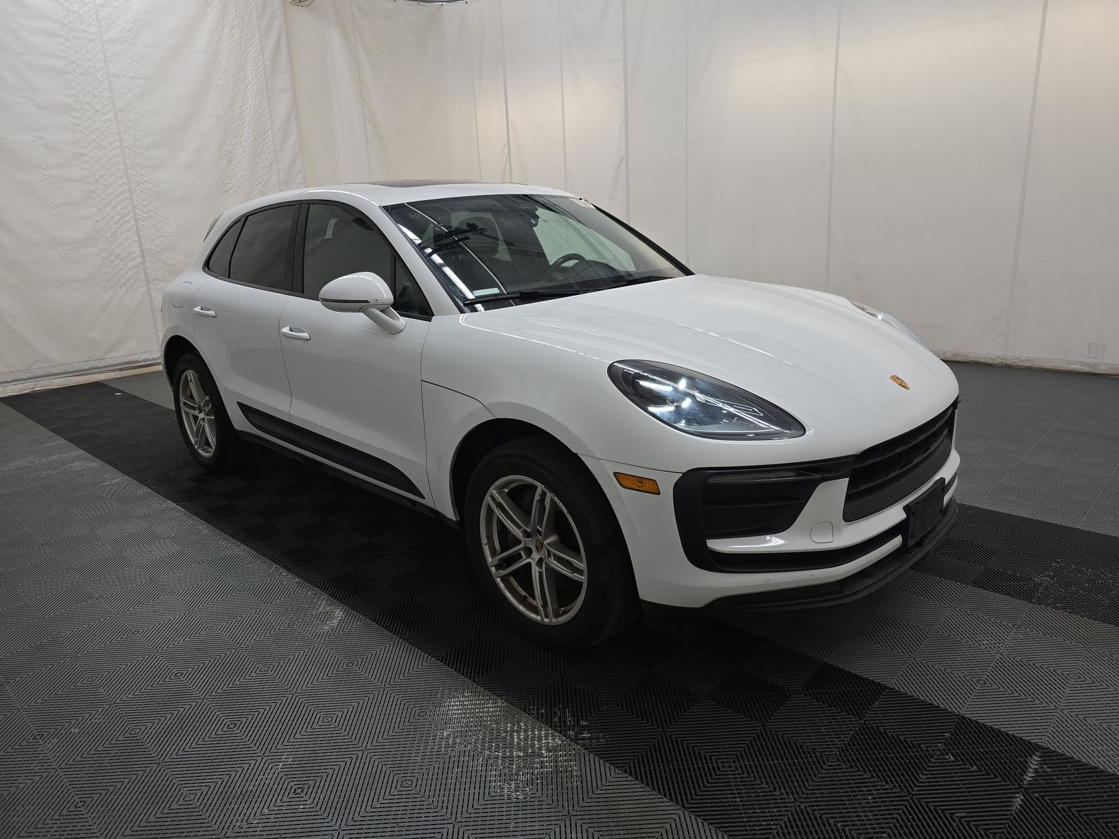 2022 Porsche Macan Base AWD