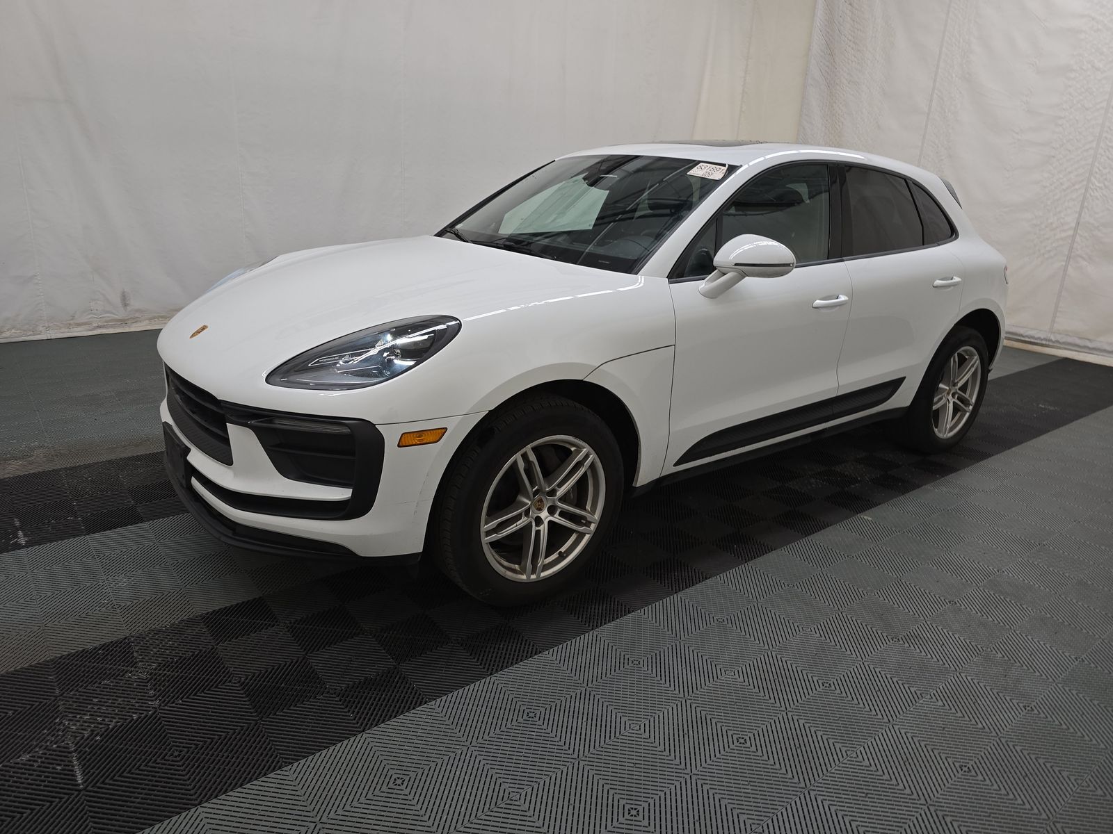 2022 Porsche Macan Base AWD