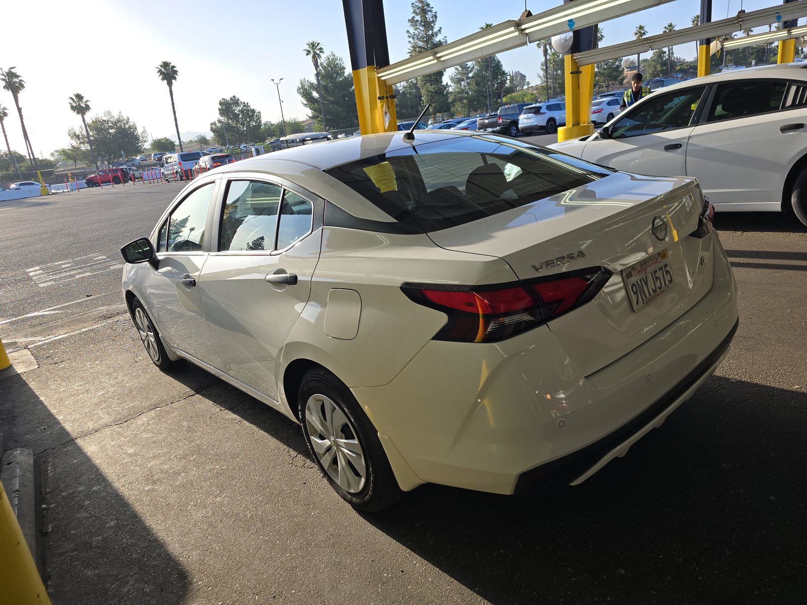 NISSAN VERSA - 7