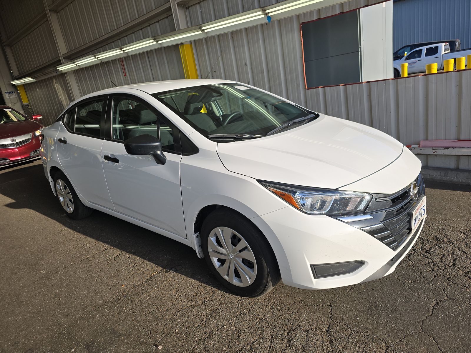 NISSAN VERSA - 4