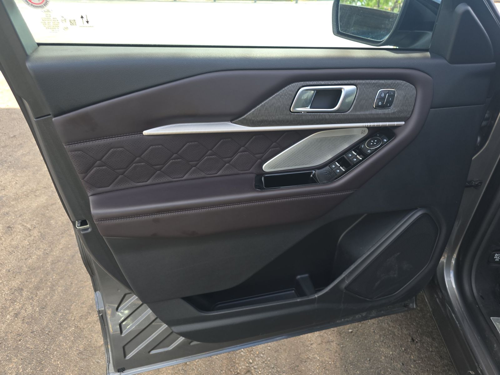 FORD EXPLORER - 10