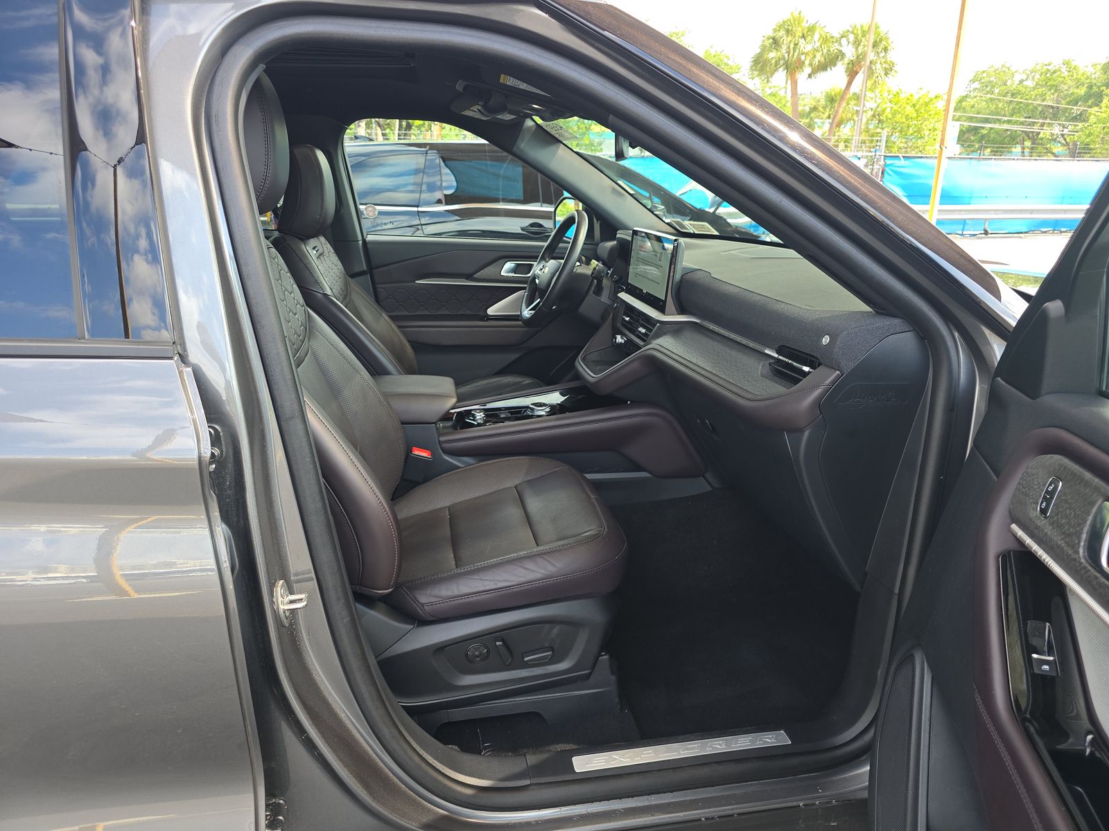 FORD EXPLORER - 9