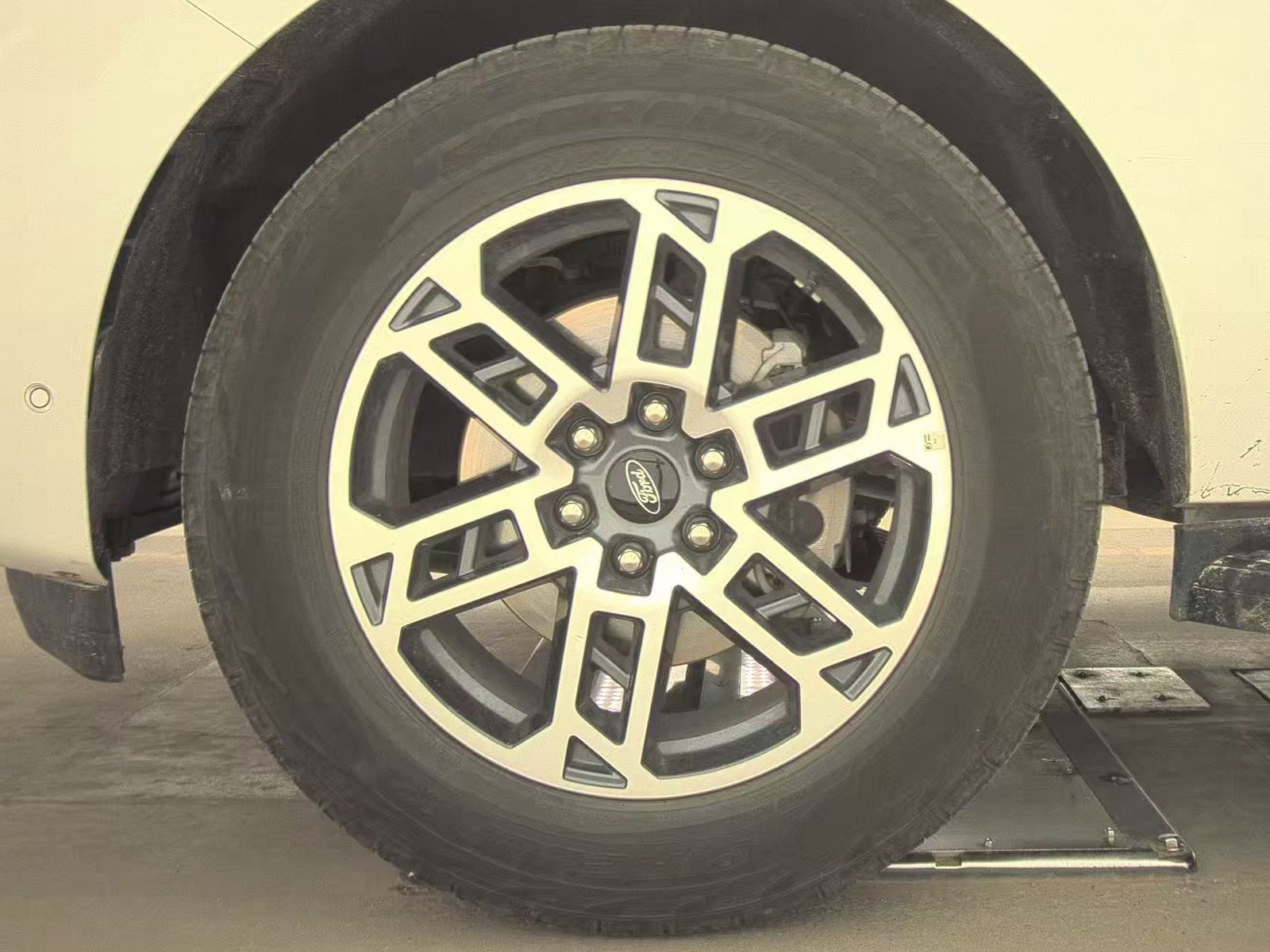 FORD EXPEDITION - 10