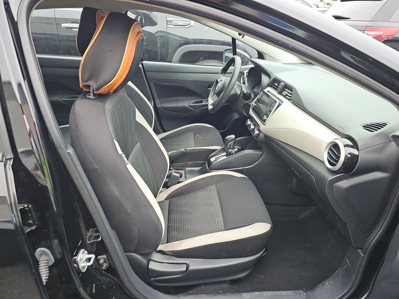 NISSAN VERSA - 9