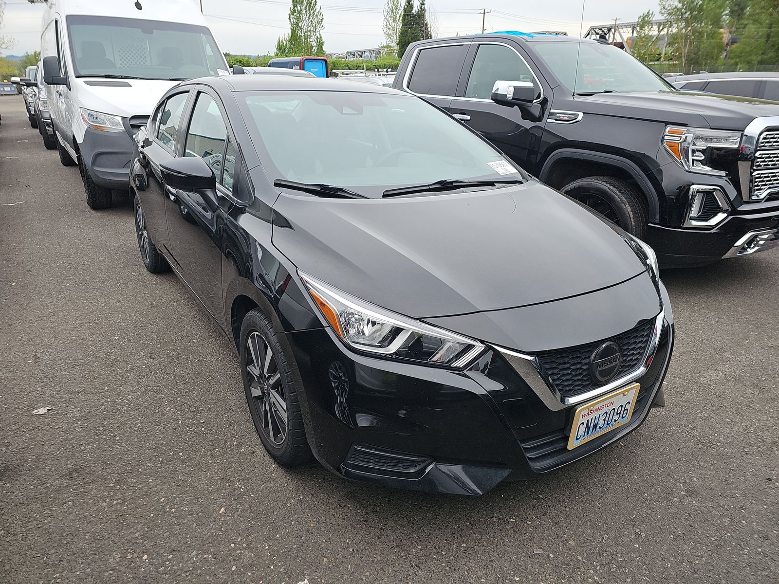 NISSAN VERSA - 4