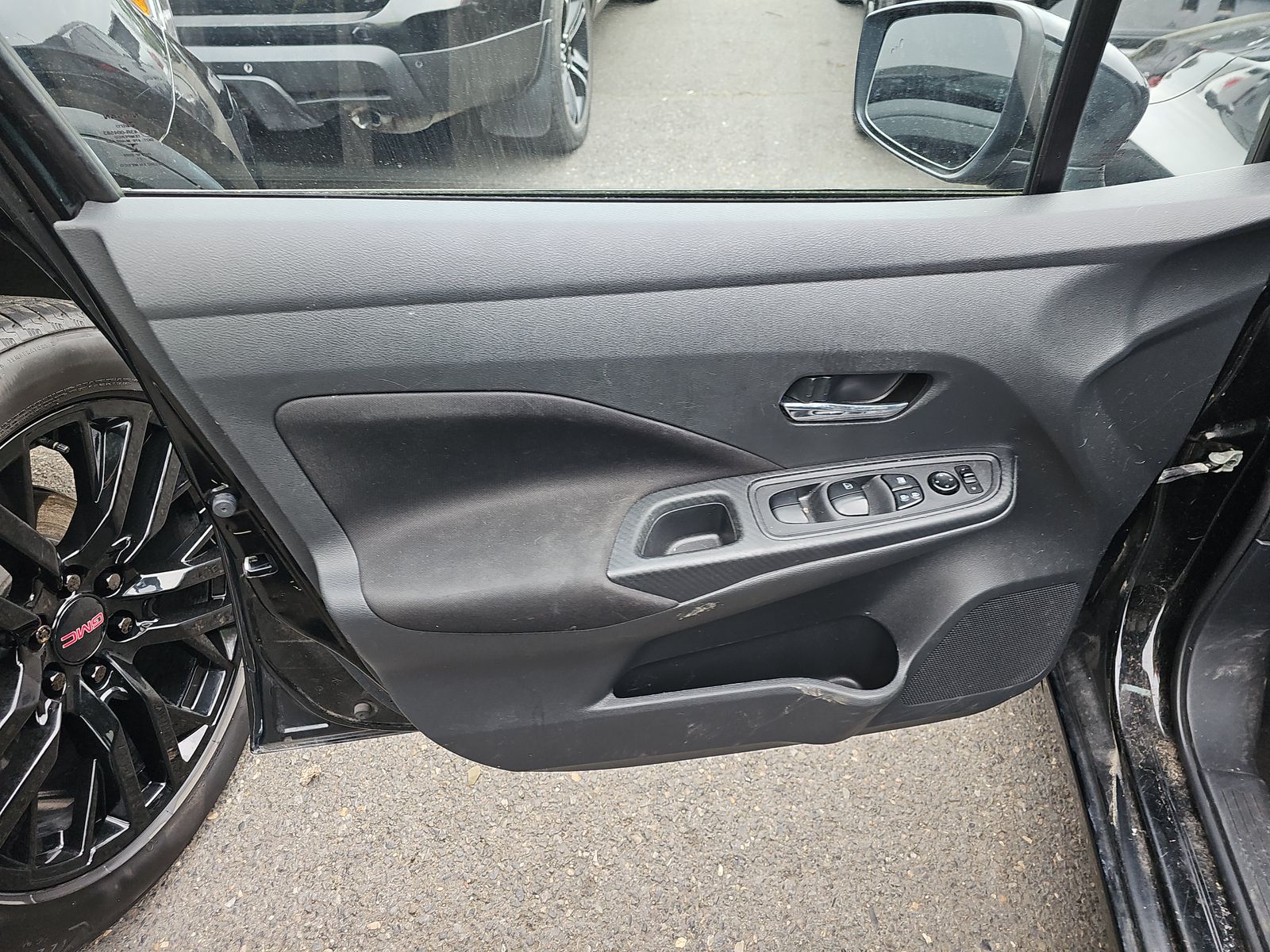 NISSAN VERSA - 10
