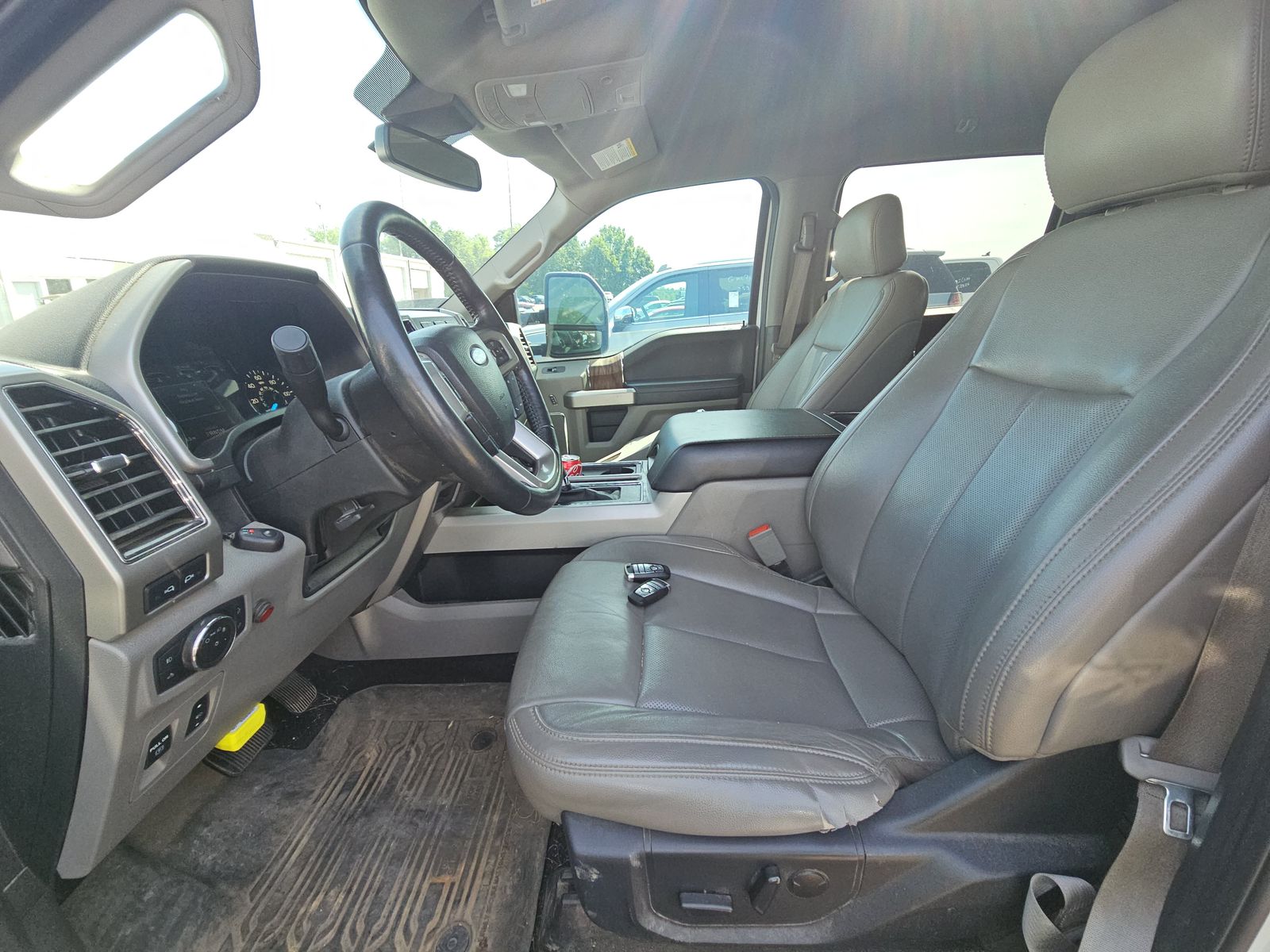 FORD F-150 - 8