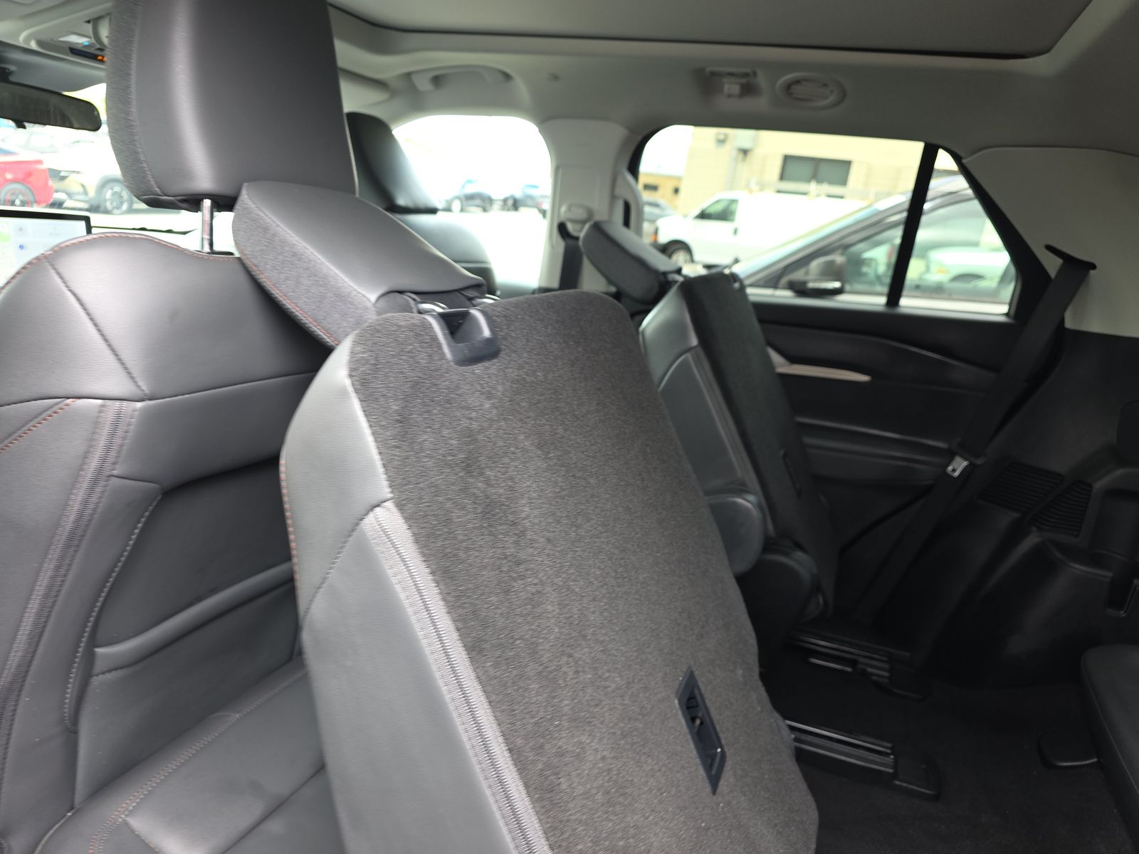FORD EXPLORER - 8