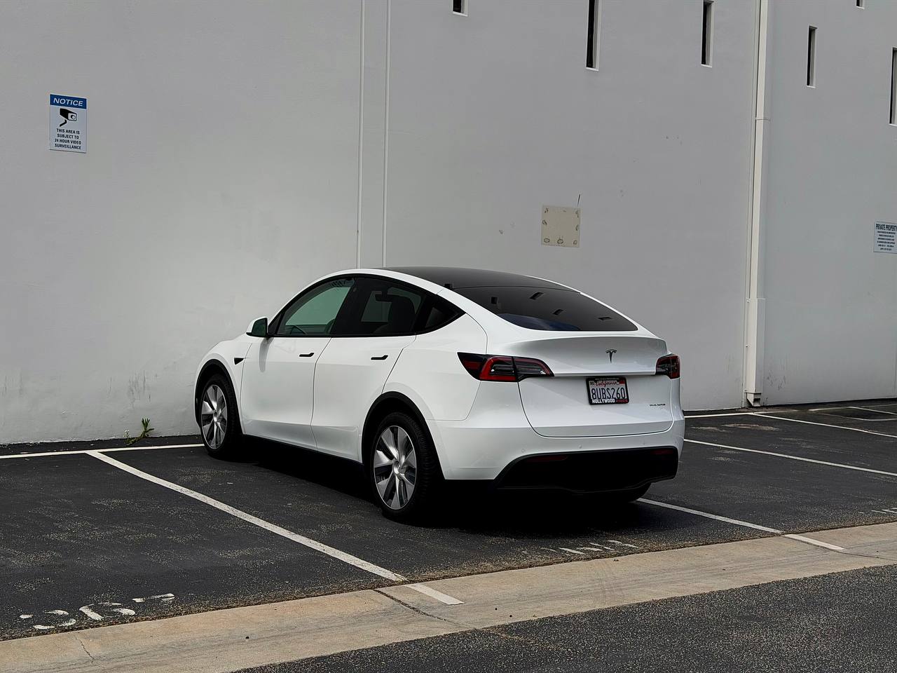 TESLA MODEL Y - 10