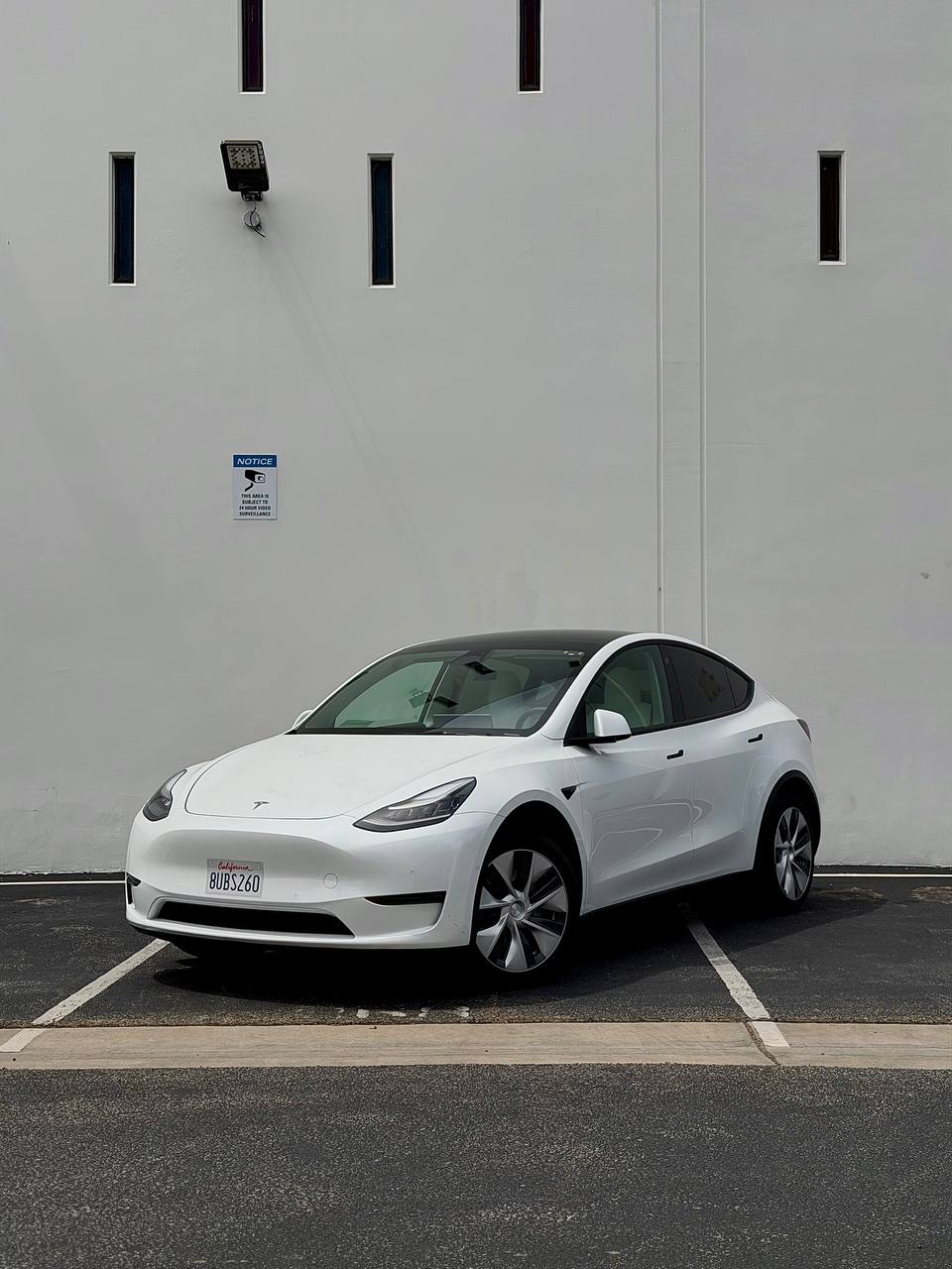 TESLA MODEL Y - 1