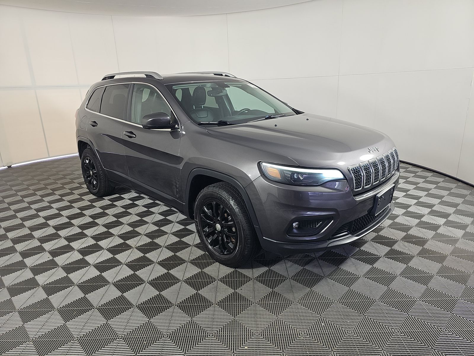 JEEP LATITUDE + - 4