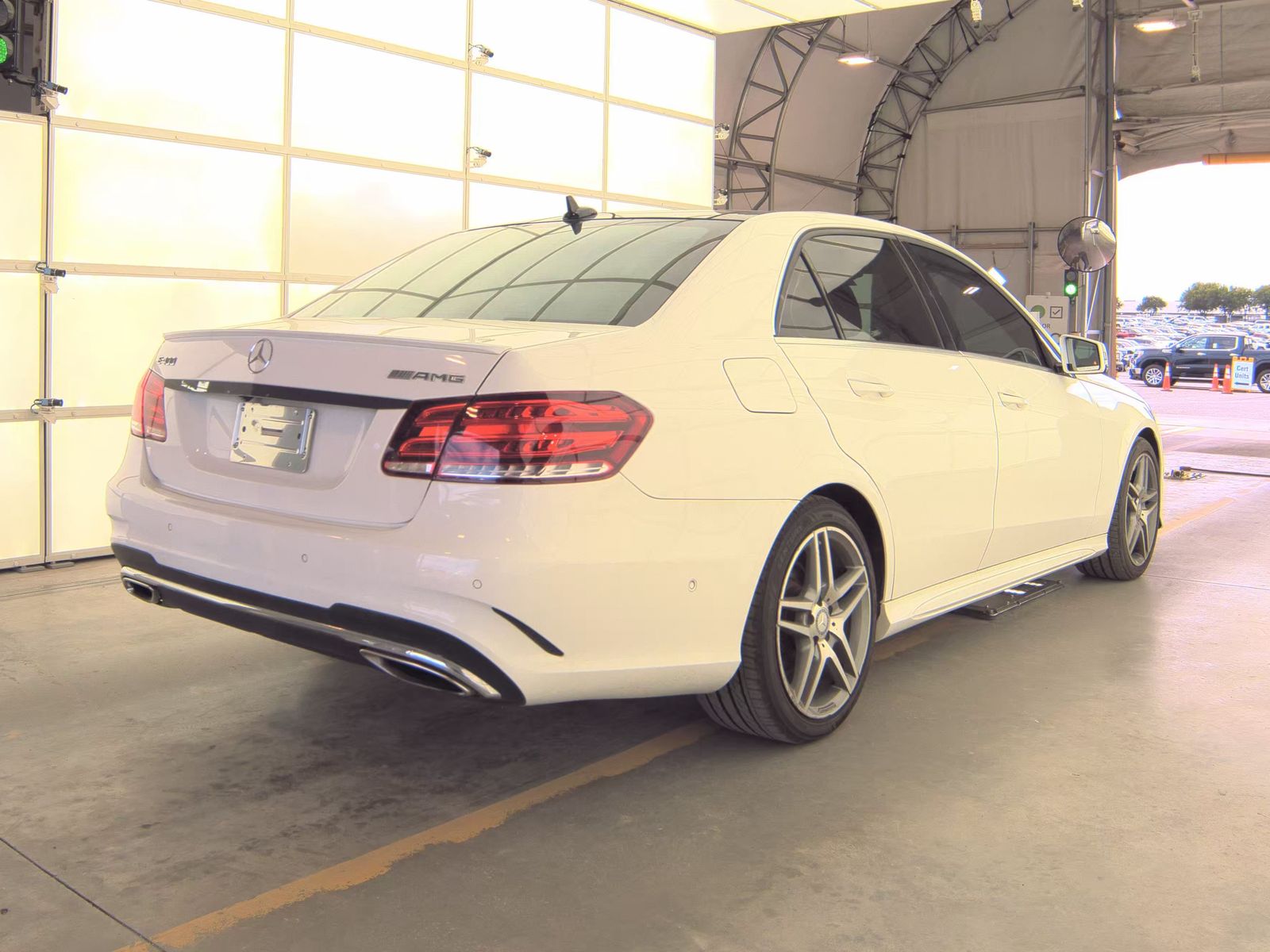 MERCEDES-BENZ E-CLASS - 6