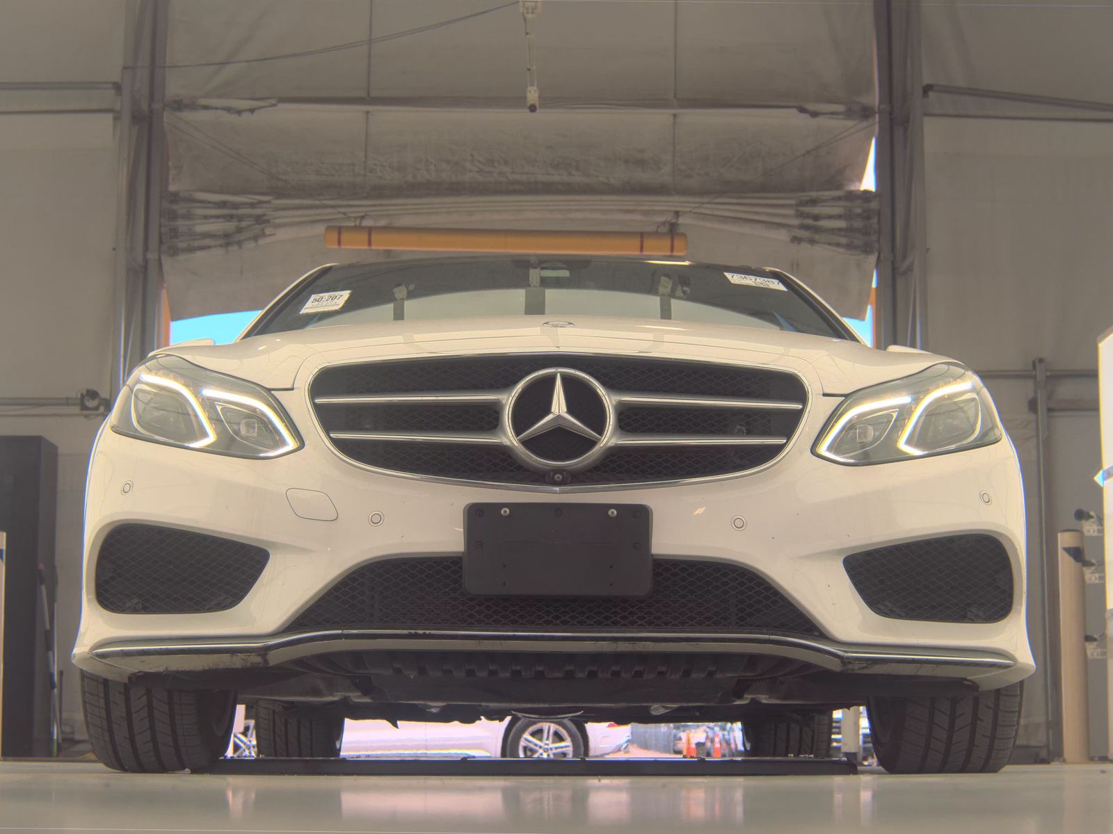 MERCEDES-BENZ E-CLASS - 4