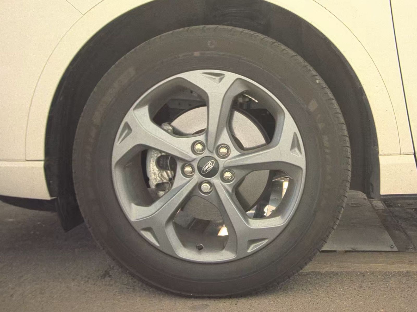 FORD ESCAPE - 10