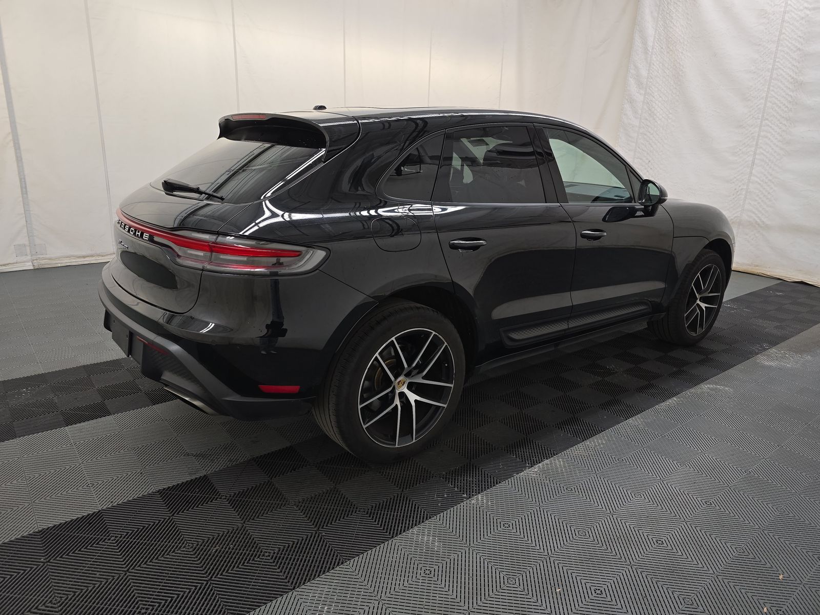 2023 Porsche Macan Base AWD