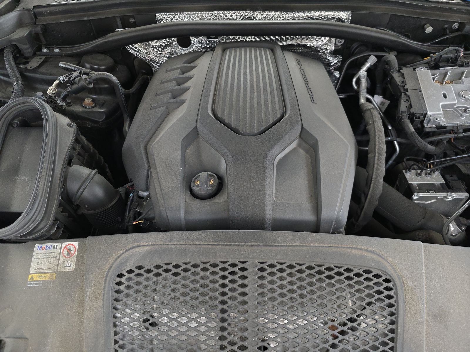 2023 Porsche Macan Base AWD
