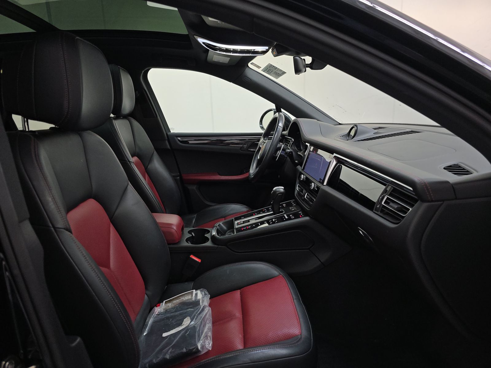 2023 Porsche Macan Base AWD