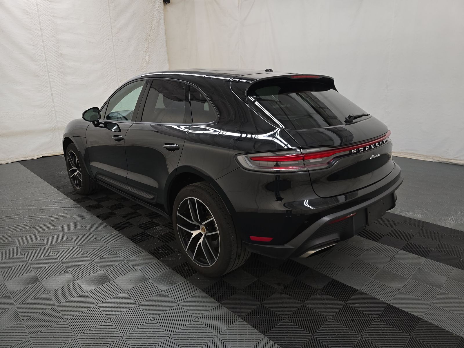 2023 Porsche Macan Base AWD