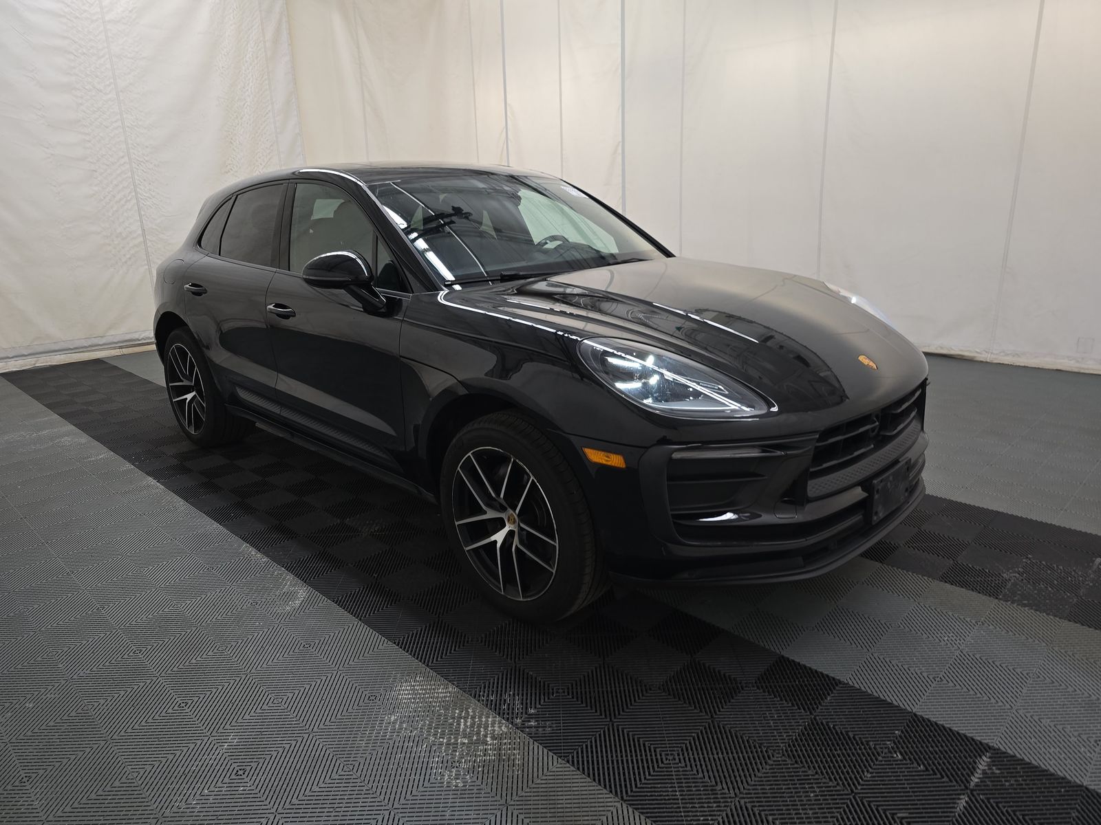 2023 Porsche Macan Base AWD