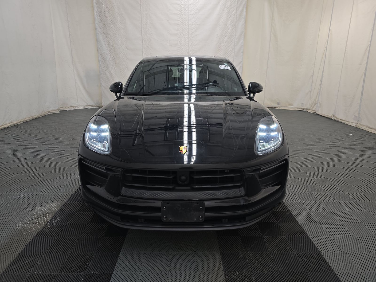 2023 Porsche Macan Base AWD