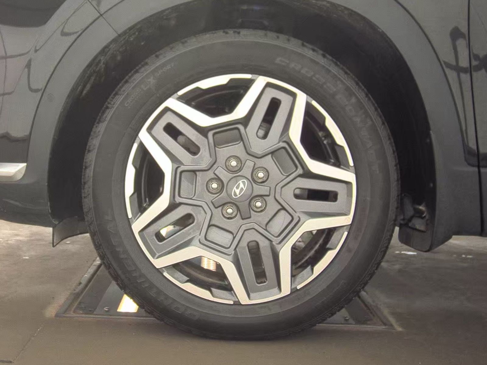 HYUNDAI LIMITED - 10