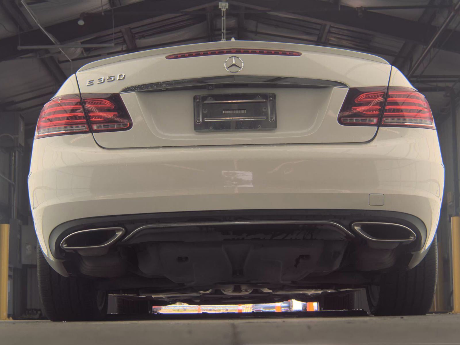 MERCEDES-BENZ E-CLASS - 8