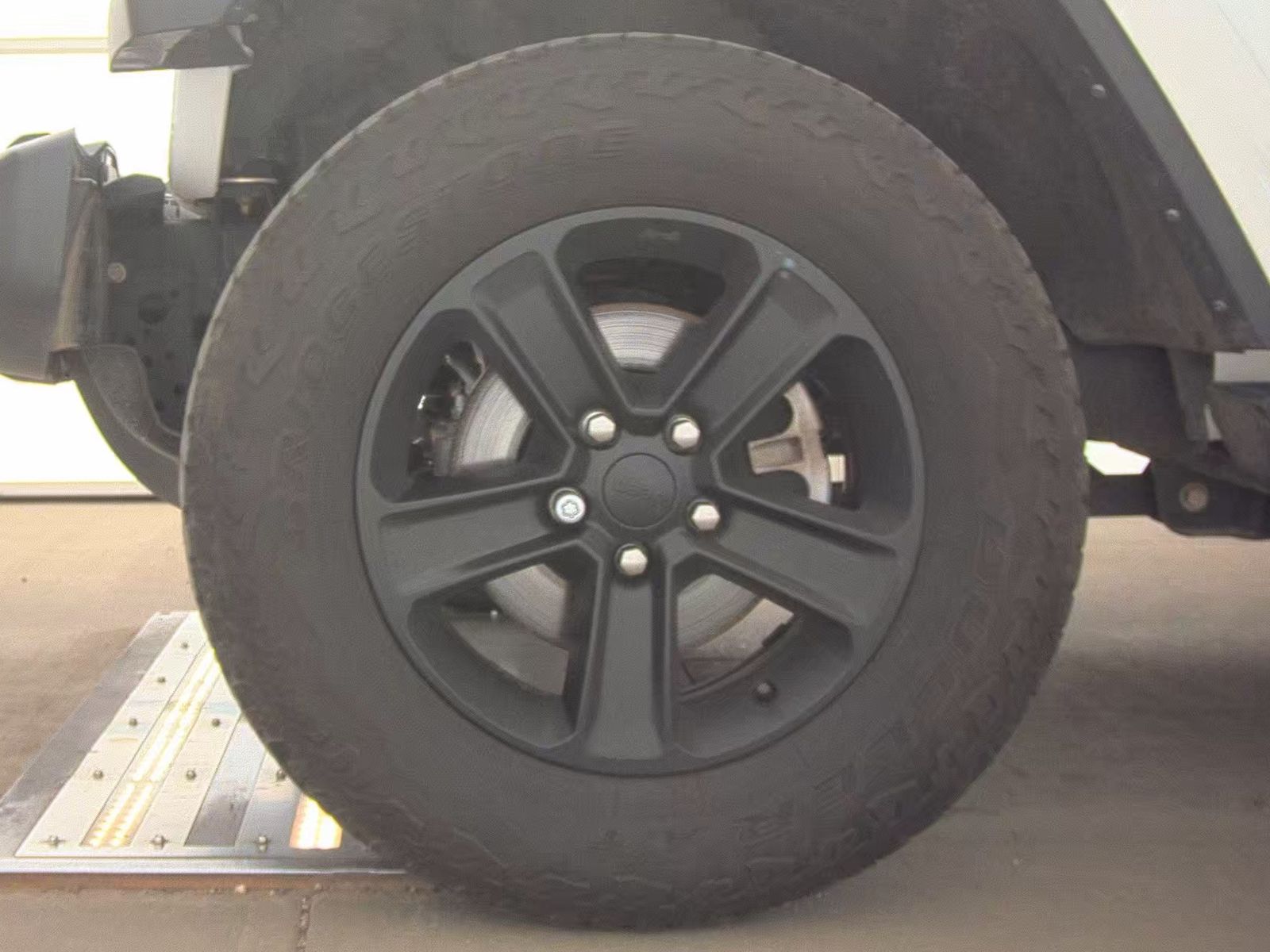 JEEP SAHARA ALT - 10