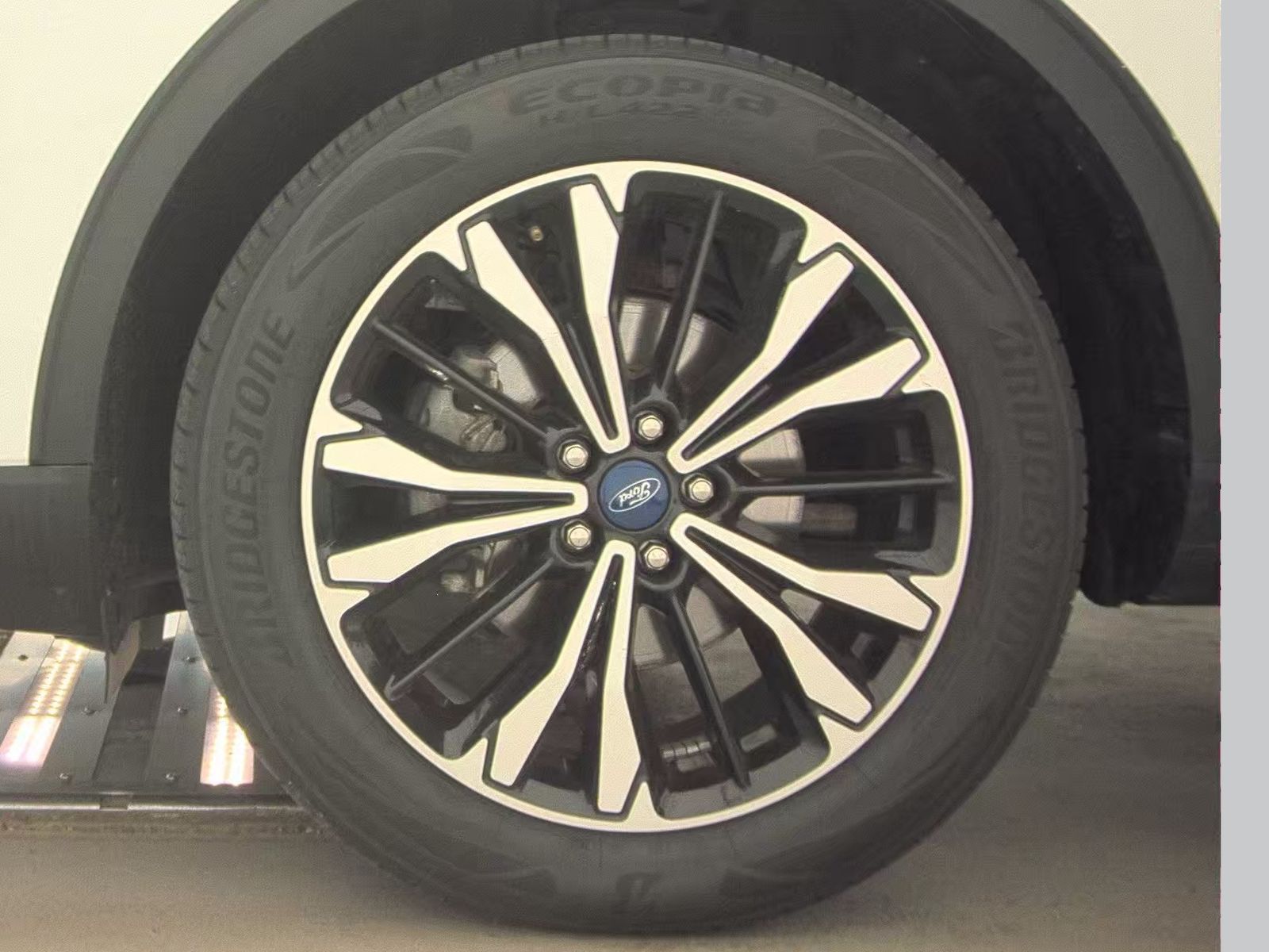 FORD ESCAPE - 10