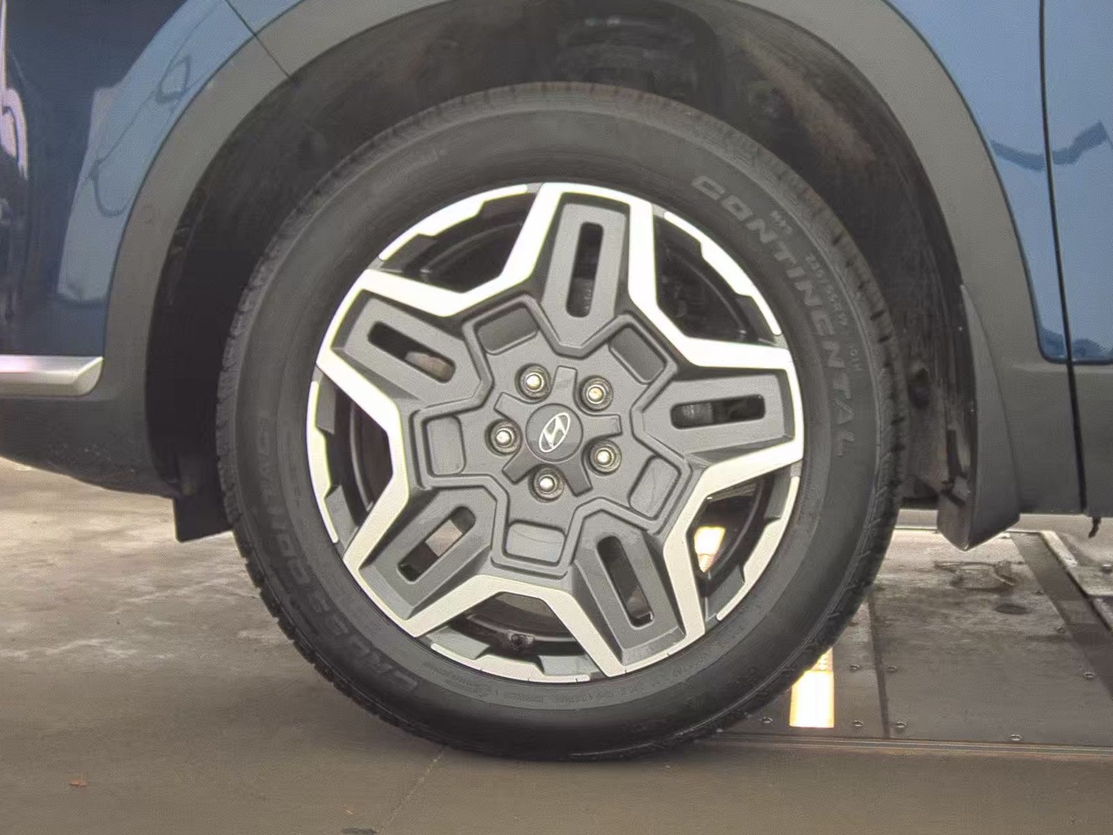 HYUNDAI LIMITED - 10