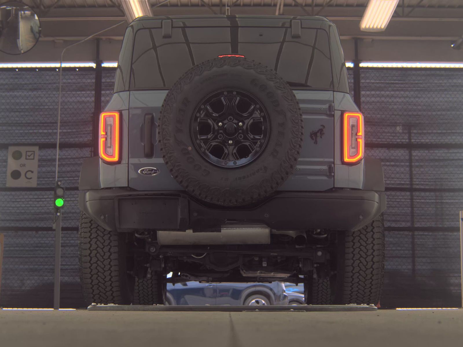 FORD BRONCO - 8