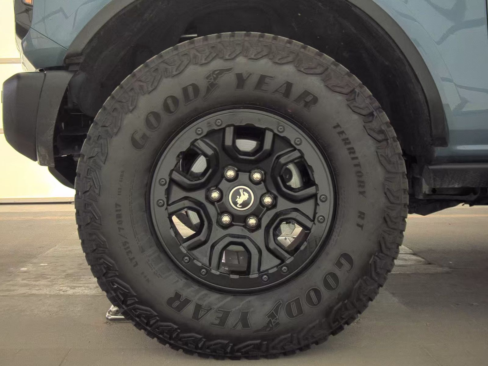 FORD BRONCO - 10
