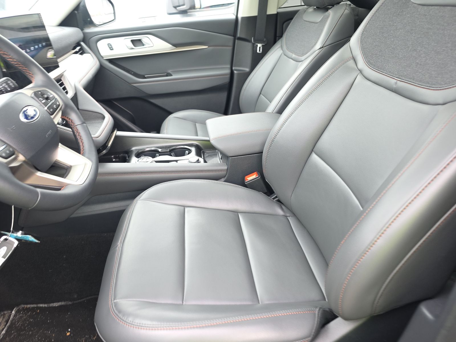 FORD EXPLORER - 8
