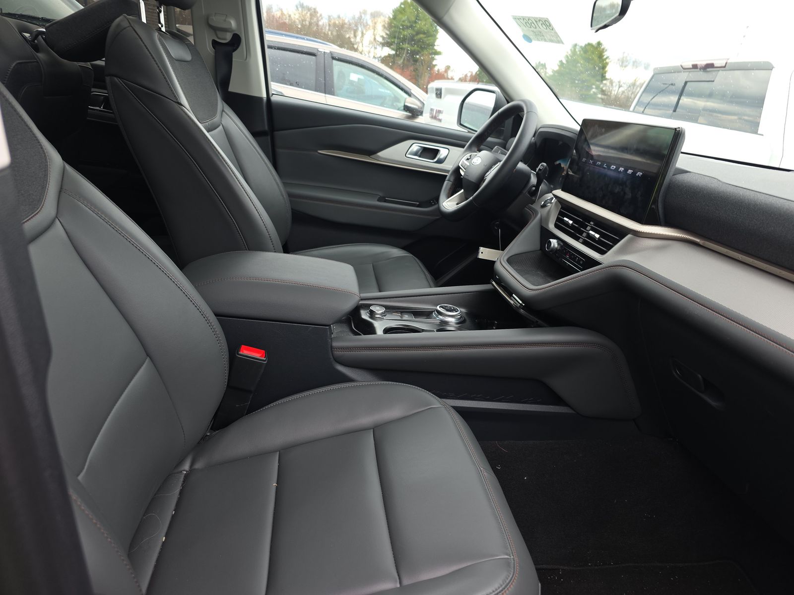 FORD EXPLORER - 9