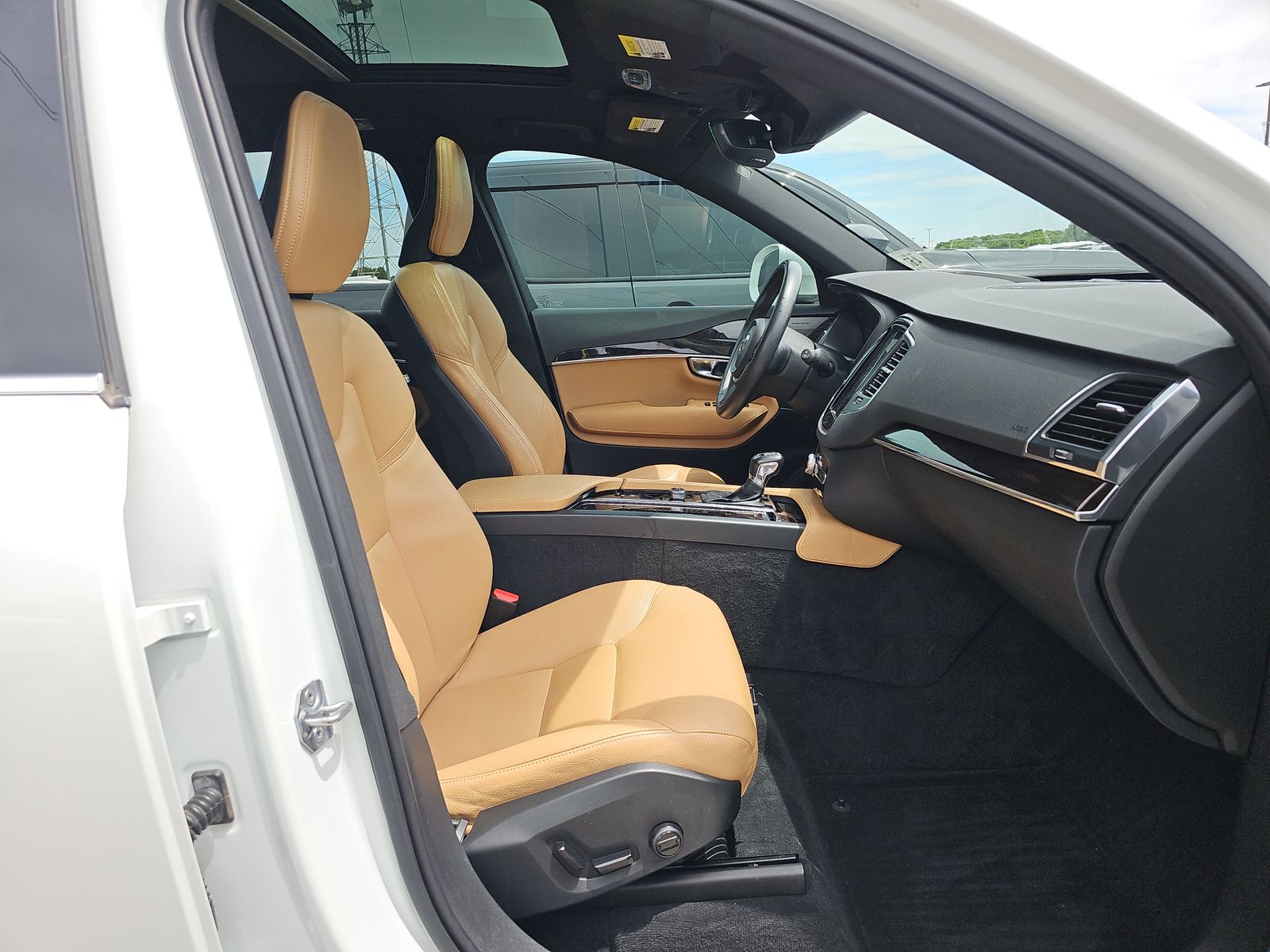 2019 Volvo XC90 T6 Momentum AWD