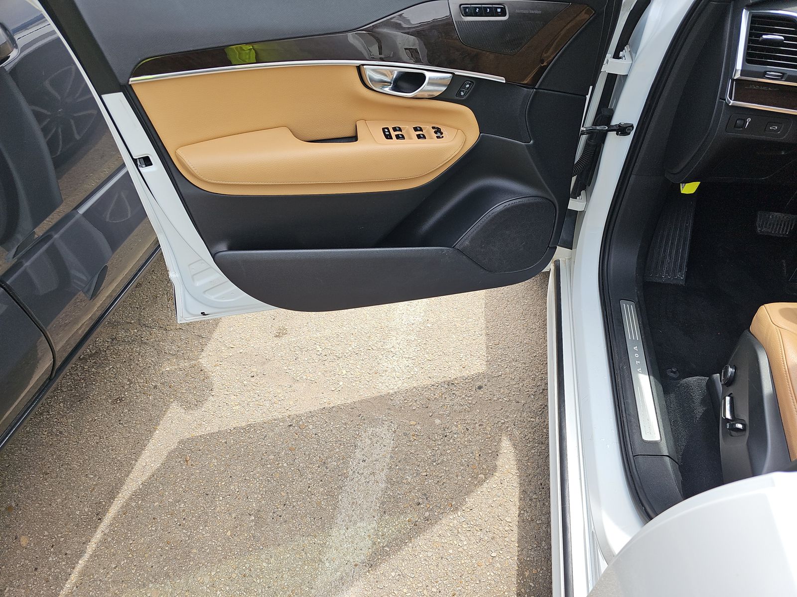 2019 Volvo XC90 T6 Momentum AWD