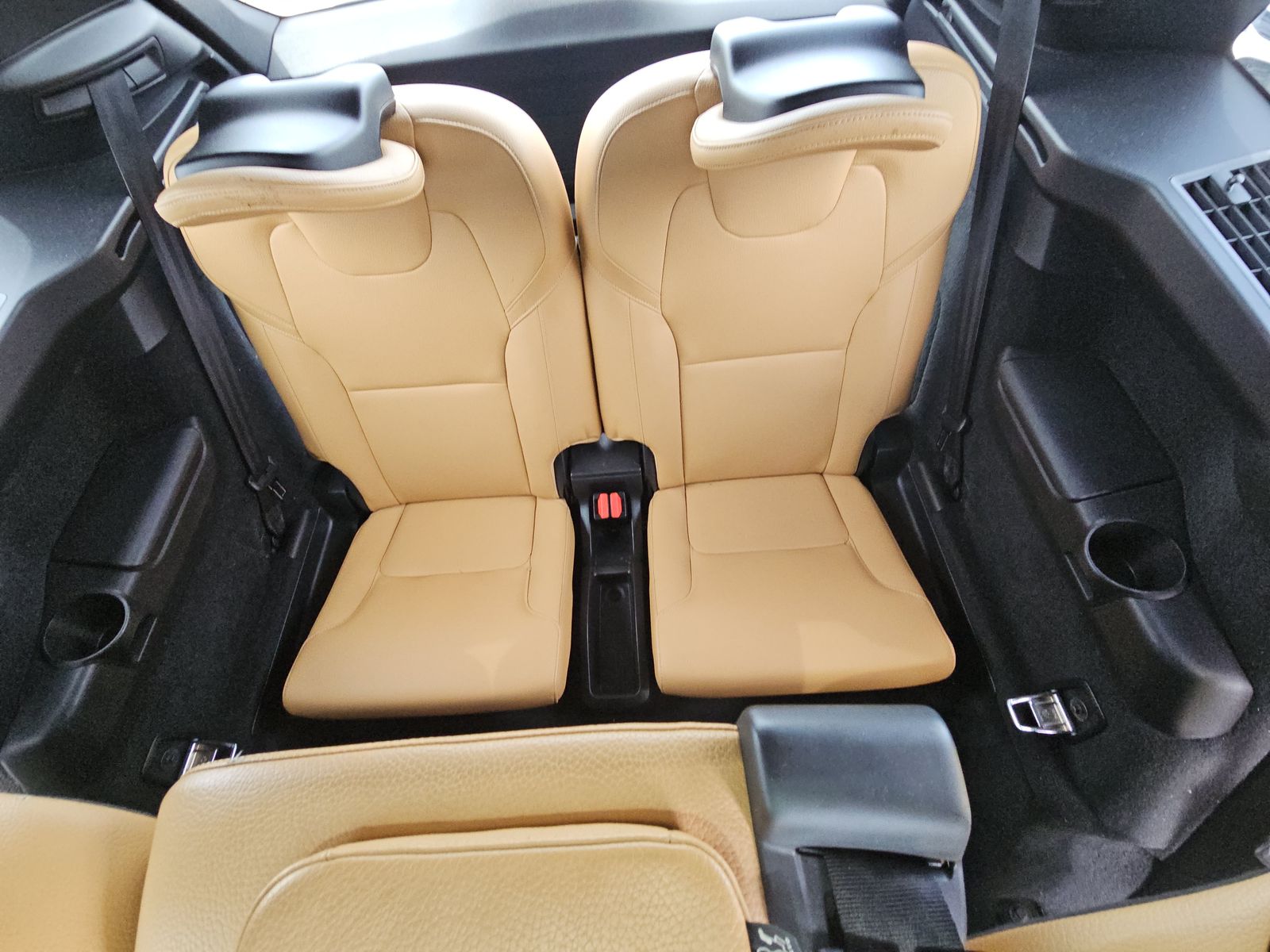 2019 Volvo XC90 T6 Momentum AWD