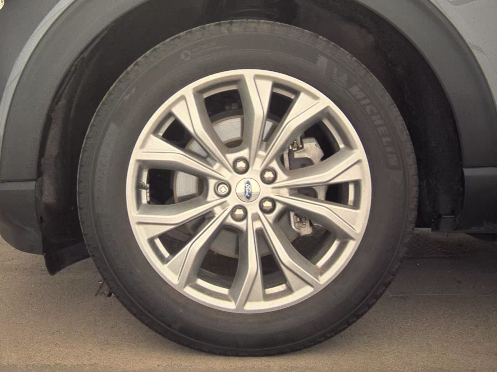 FORD EXPLORER - 10