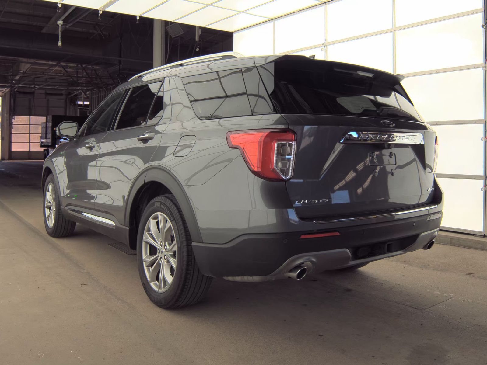 FORD EXPLORER - 9