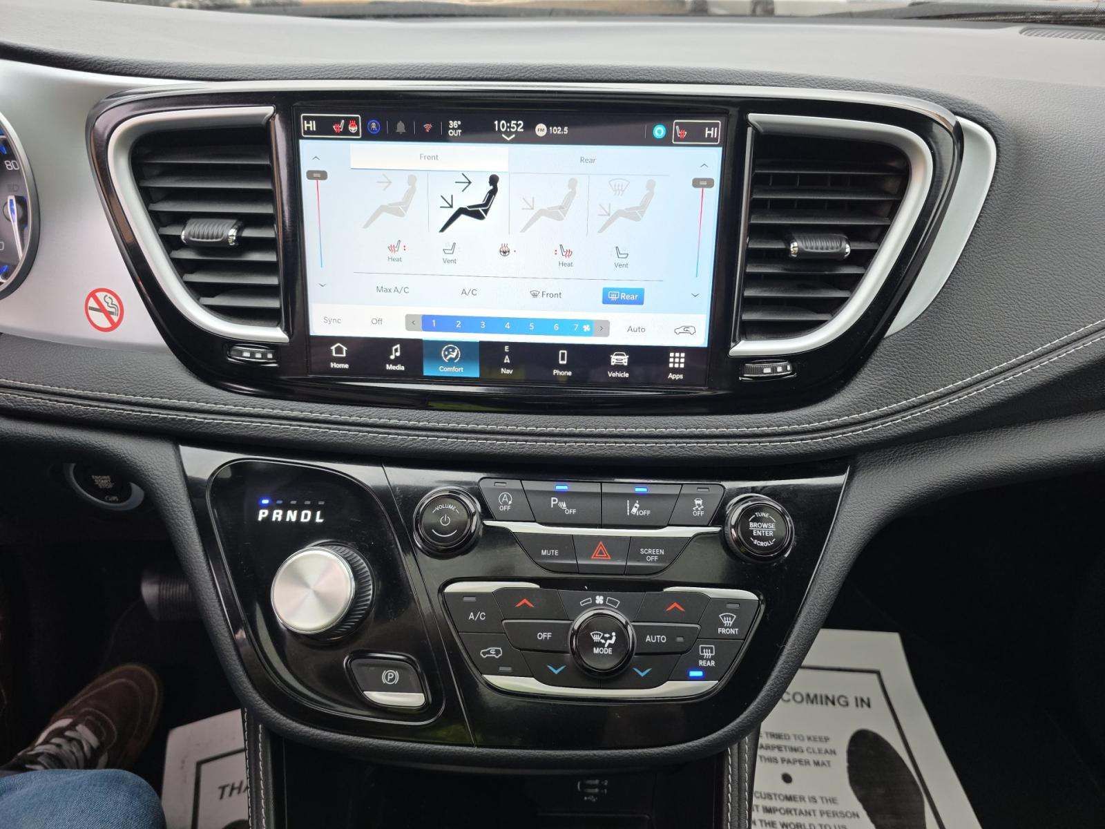 CHRYSLER PACIFICA - 6