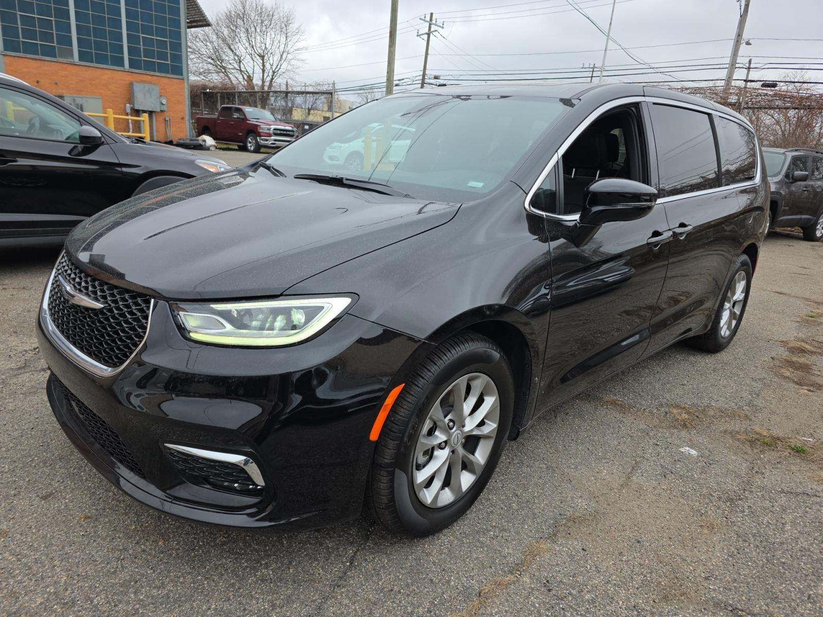 CHRYSLER PACIFICA - 1