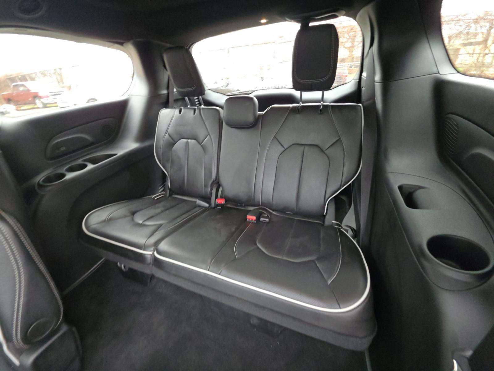 CHRYSLER PACIFICA - 9