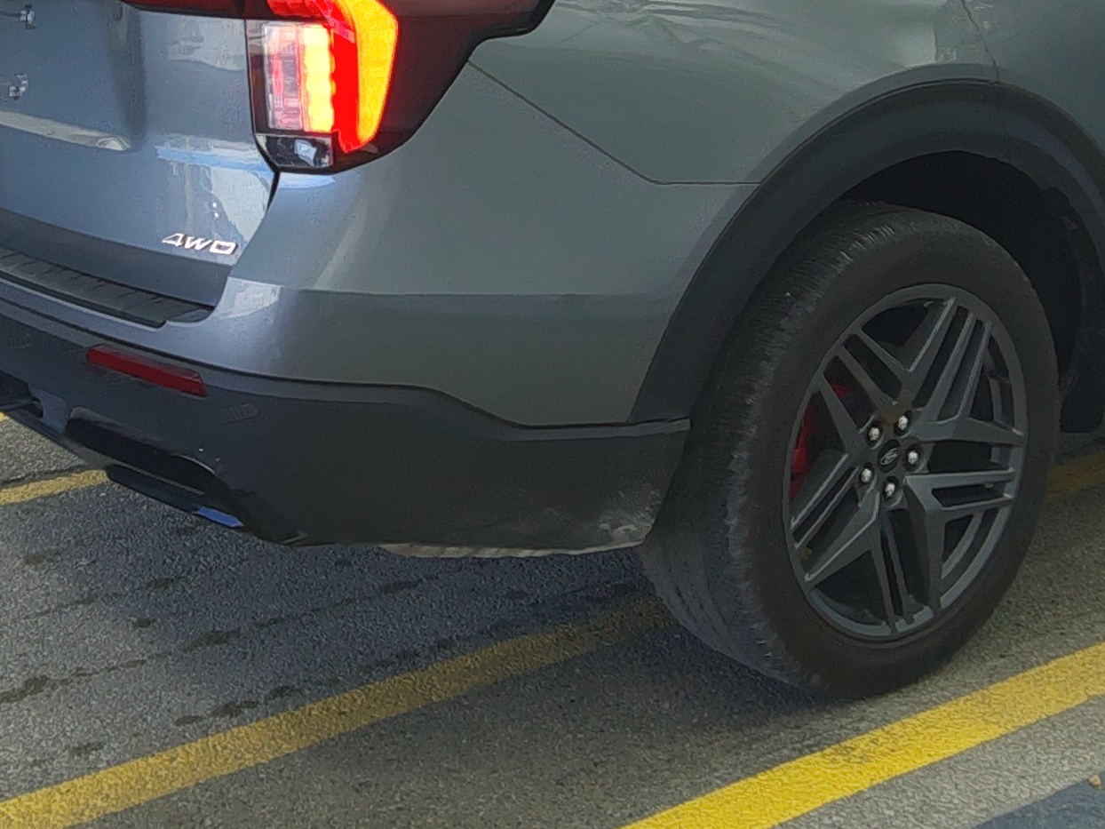 FORD EXPLORER - 10