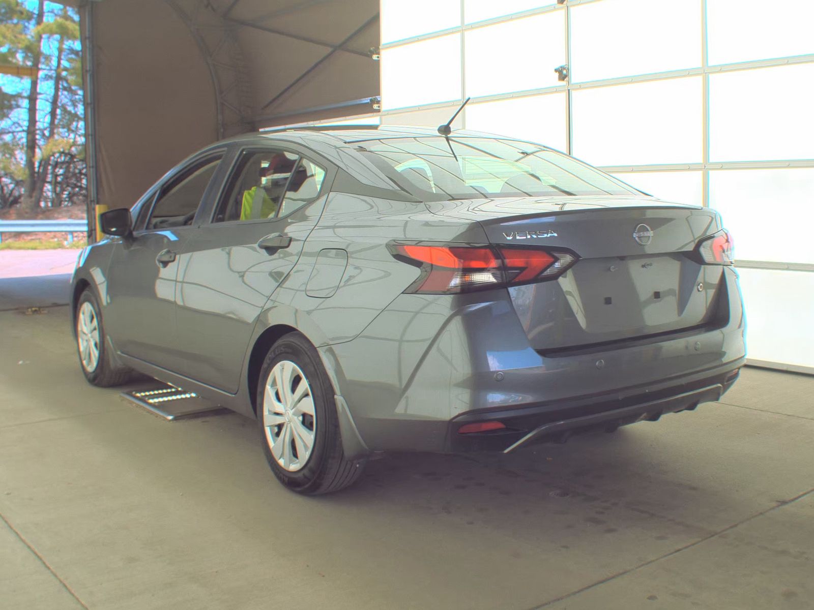 NISSAN VERSA - 9