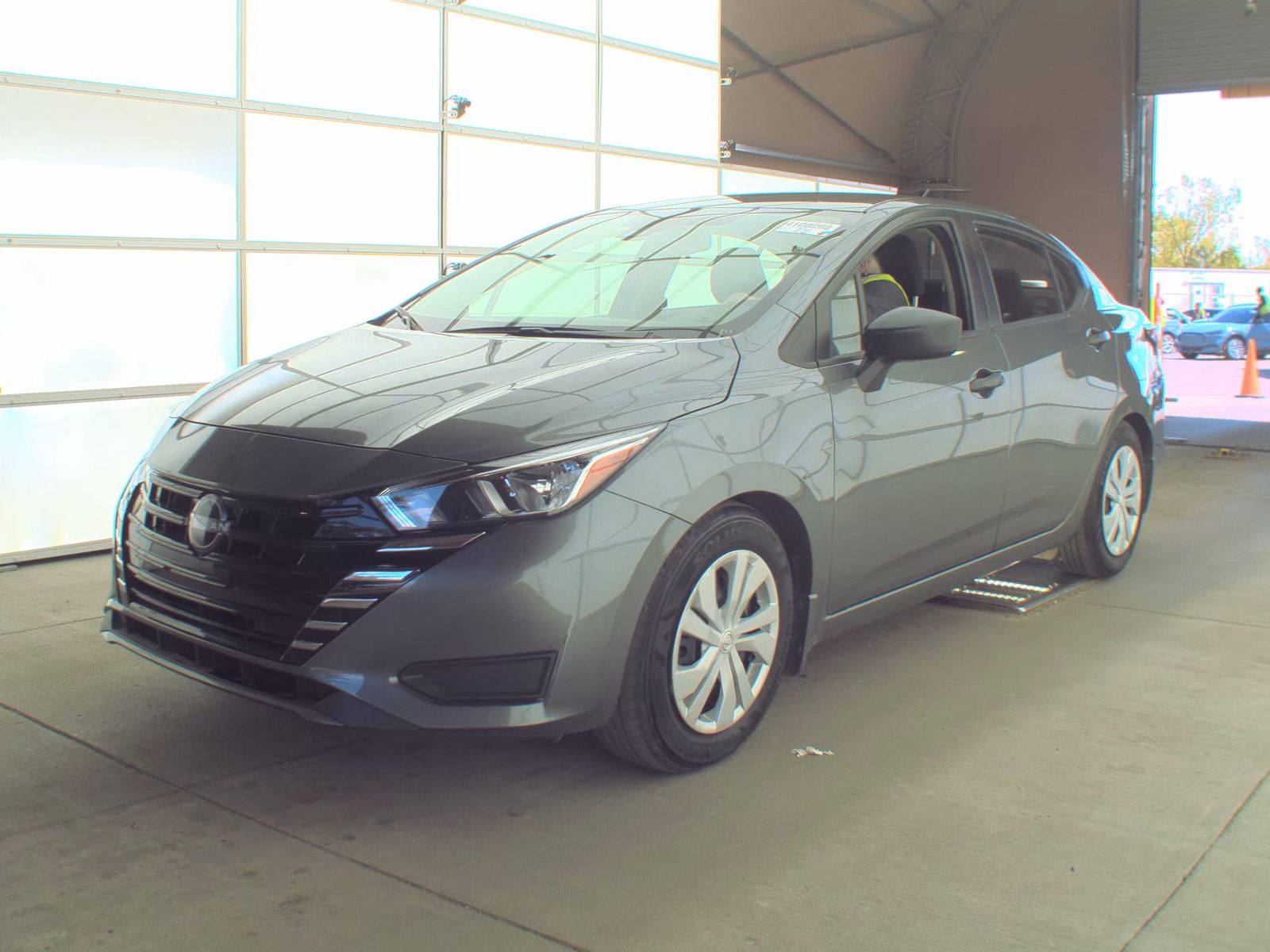 NISSAN VERSA - 1